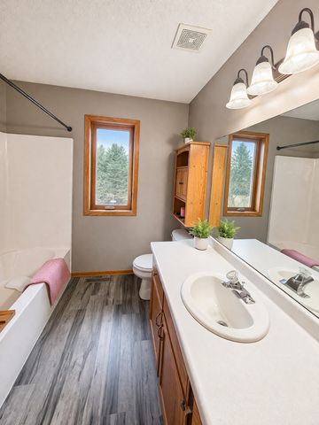 6221 Townsview Lane SE, Rochester, MN 55904