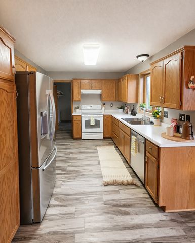 6221 Townsview Lane SE, Rochester, MN 55904