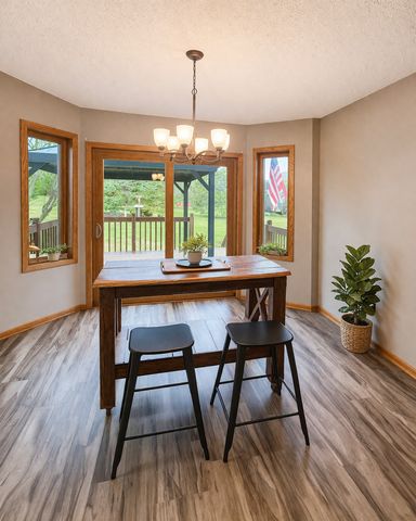 6221 Townsview Lane SE, Rochester, MN 55904