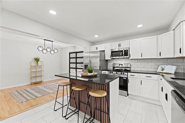 7325 Hardy Avenue, Raytown, MO 64133