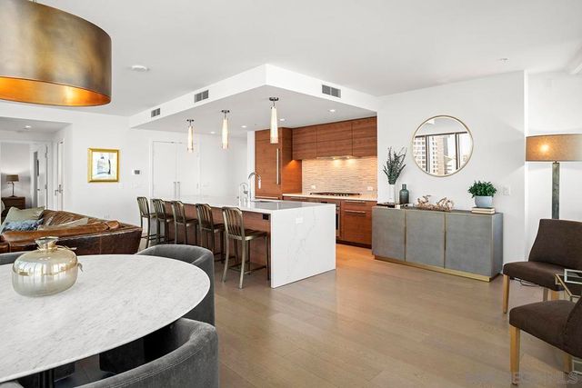 888 W E Street 1801, San Diego, CA 92101