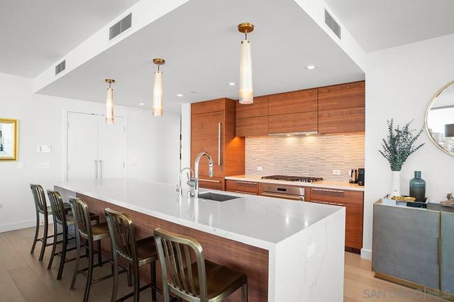 888 W E Street 1801, San Diego, CA 92101