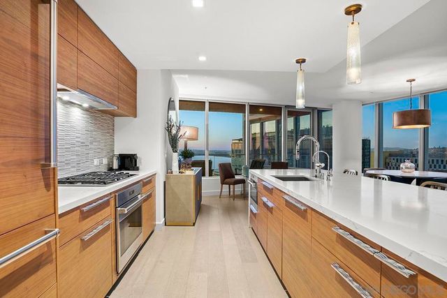 888 W E Street 1801, San Diego, CA 92101