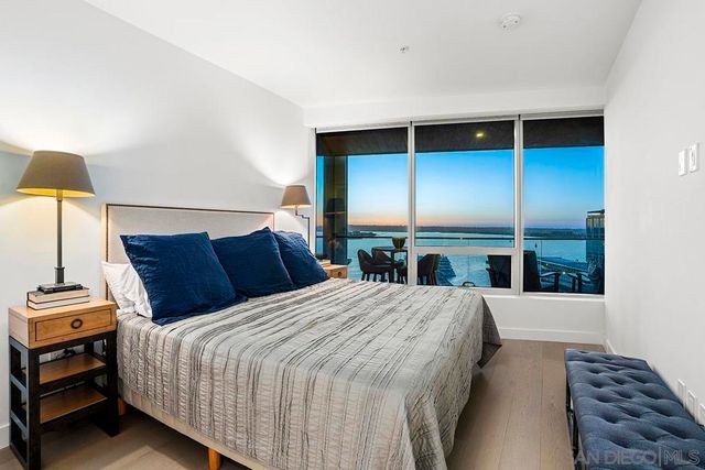 888 W E Street 1801, San Diego, CA 92101