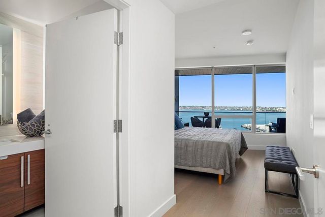 888 W E Street 1801, San Diego, CA 92101