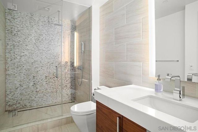 888 W E Street 1801, San Diego, CA 92101