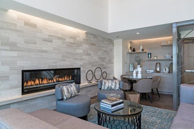 888 W E Street 1801, San Diego, CA 92101