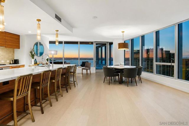 888 W E Street 1801, San Diego, CA 92101