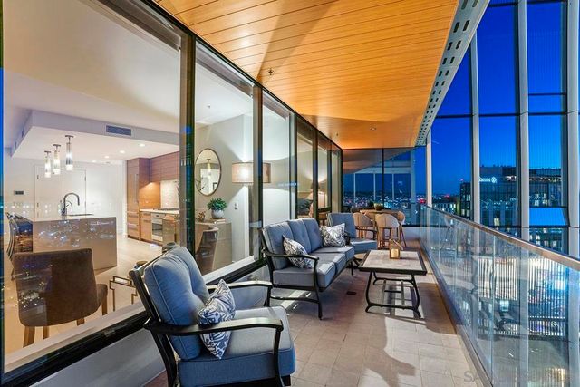 888 W E Street 1801, San Diego, CA 92101