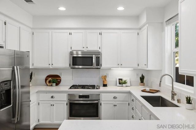 13285 Calle Del Campo 5, San Diego, CA 92129