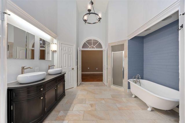 11930 Carriage Hill Drive, Houston, TX 77077