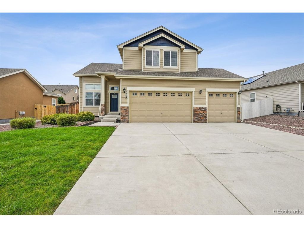 7504 Bonterra Ln, Colorado Springs, CO 80925