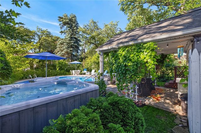 74 Pontiac Drive, Irondequoit, NY 14617