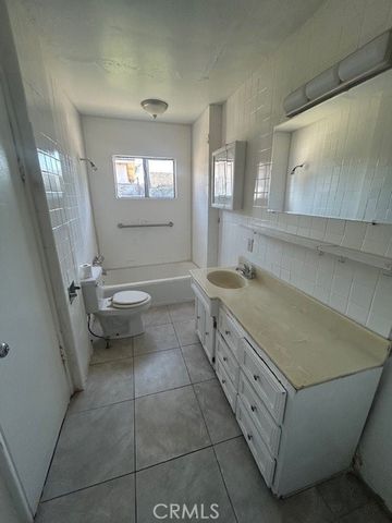 156 W 84th, Los Angeles, CA 90003