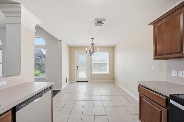 3825 Los Arroyos Dr, Corpus Christi, TX 78414