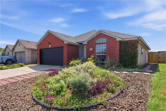 3825 Los Arroyos Dr, Corpus Christi, TX 78414