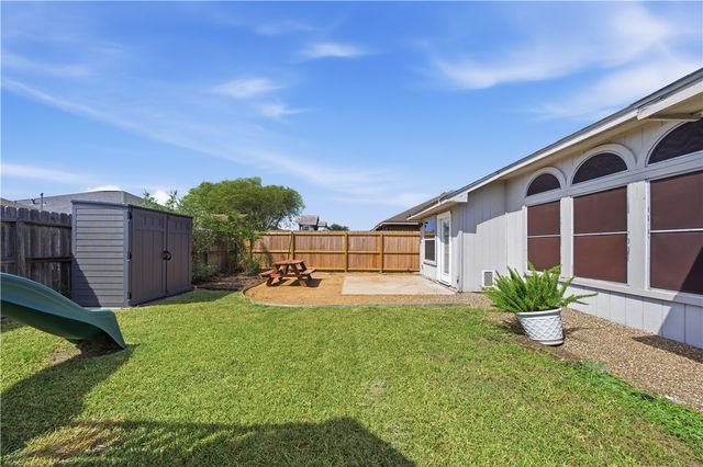 3825 Los Arroyos Dr, Corpus Christi, TX 78414