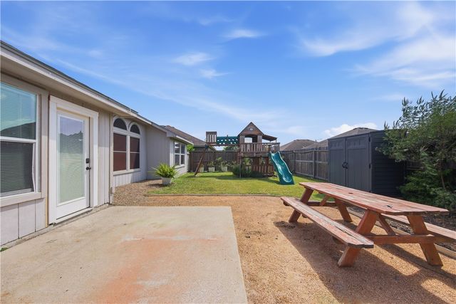 3825 Los Arroyos Dr, Corpus Christi, TX 78414