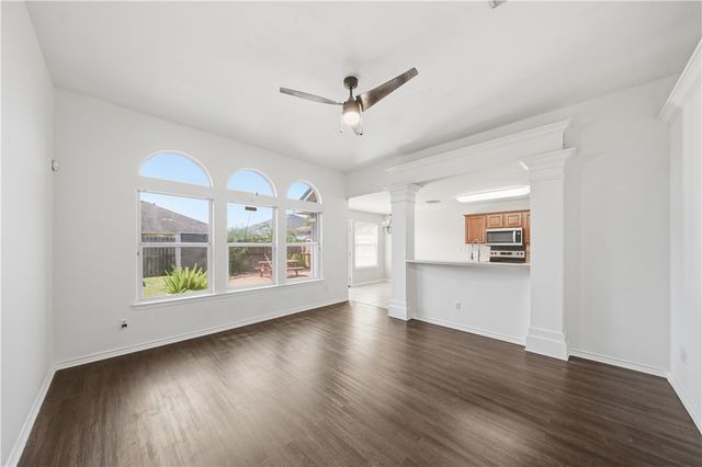 3825 Los Arroyos Dr, Corpus Christi, TX 78414