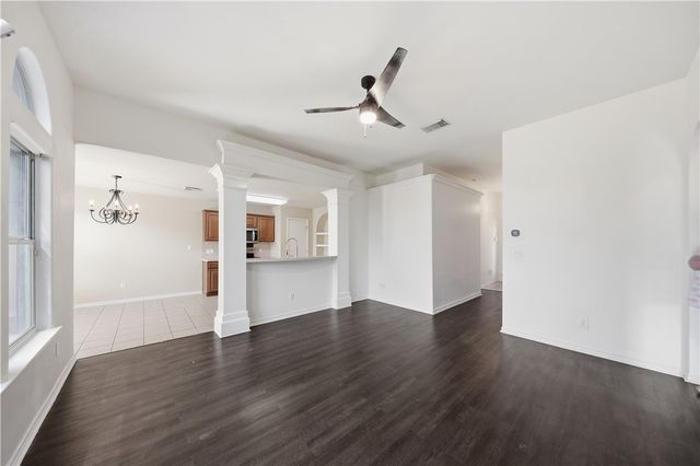 3825 Los Arroyos Dr, Corpus Christi, TX 78414