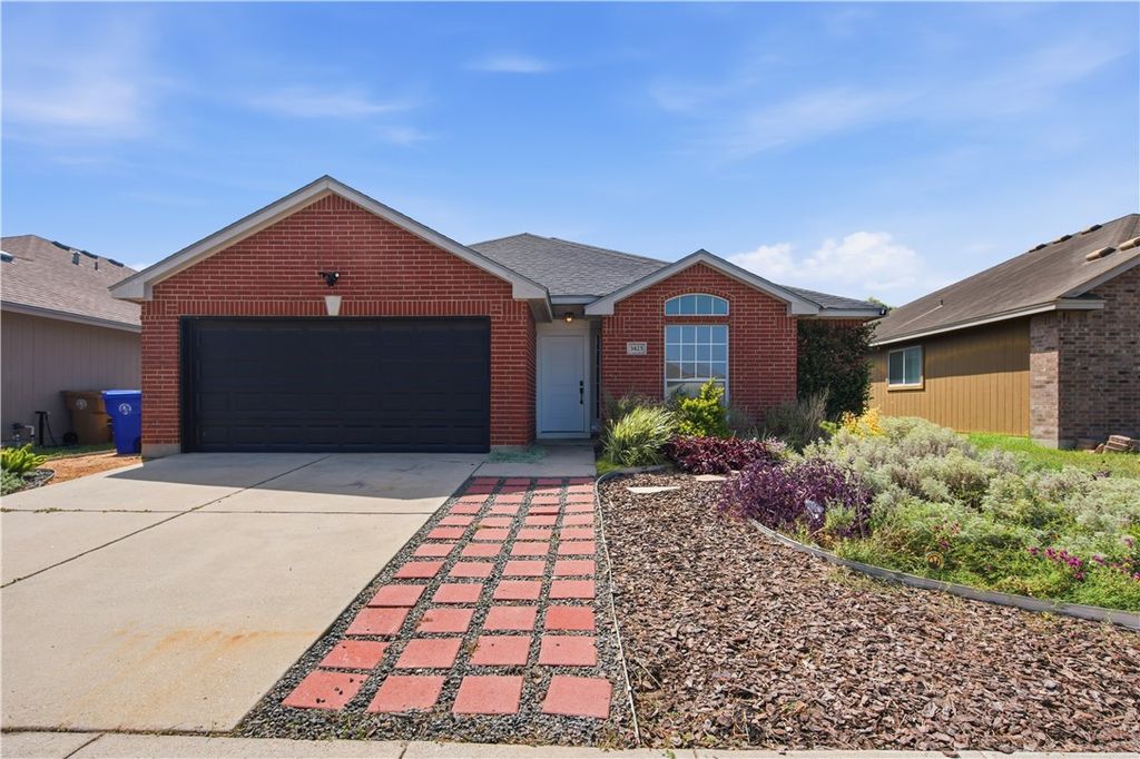 3825 Los Arroyos Dr, Corpus Christi, TX 78414