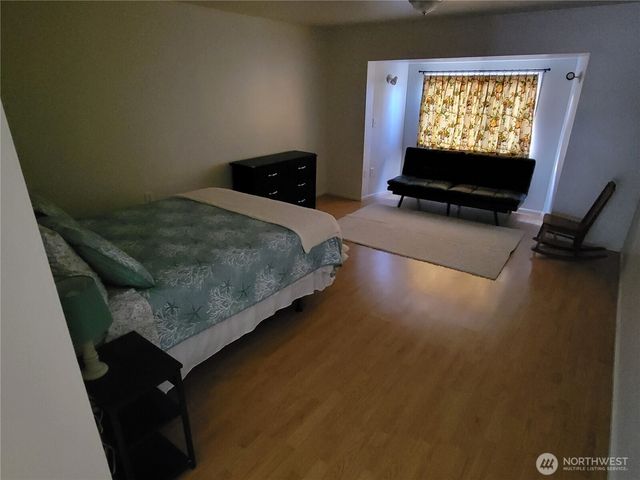 1150 N Bogachiel Way N, Forks, WA 98331