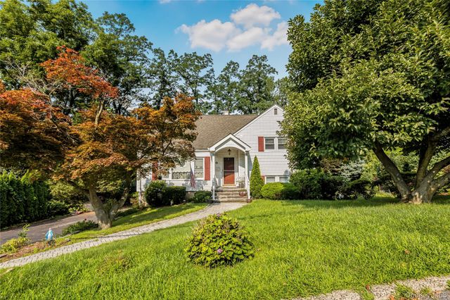 33 Dexter Road, Yonkers, NY 10710