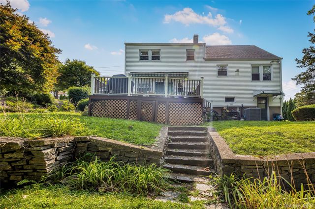 33 Dexter Road, Yonkers, NY 10710
