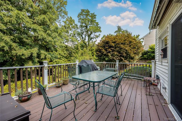 33 Dexter Road, Yonkers, NY 10710