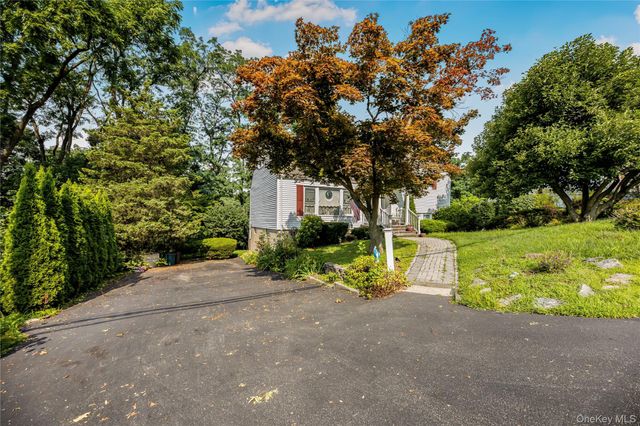 33 Dexter Road, Yonkers, NY 10710