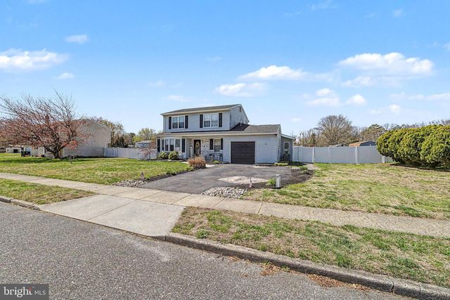 6 E JUDITH DR, Hammonton, NJ 08037