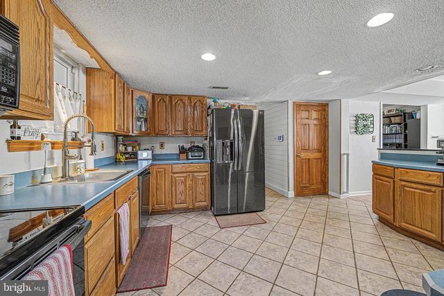 6 E JUDITH DR, Hammonton, NJ 08037