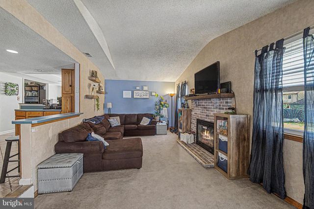 6 E JUDITH DR, Hammonton, NJ 08037