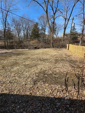 904 S 5th Street, Savannah, MO 64485