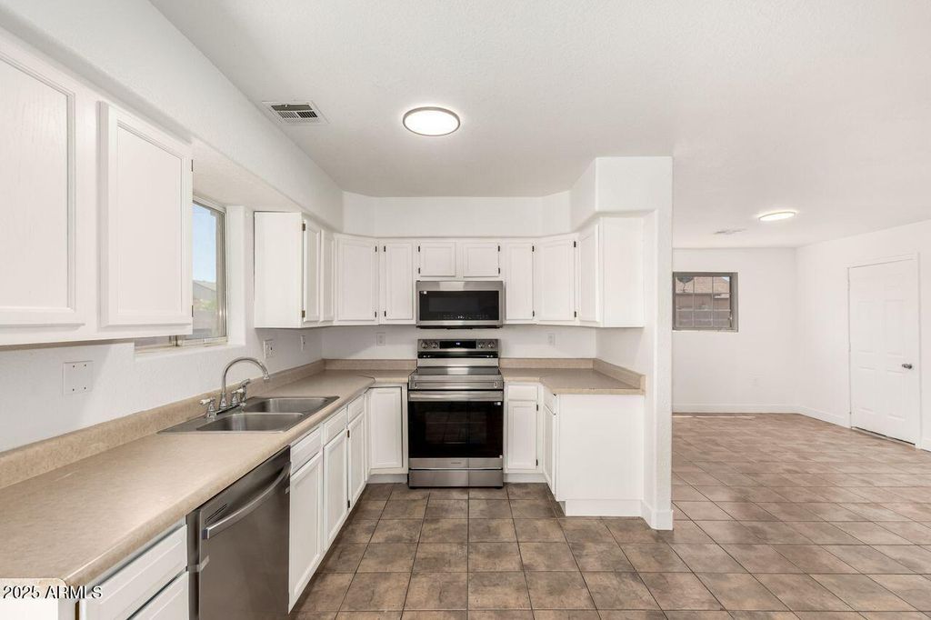 14309 S AMADO Boulevard, Arizona City, AZ 85123