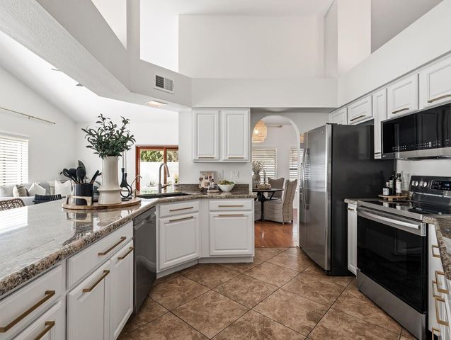 1110 N Gull Haven Court, Gilbert, AZ 85234