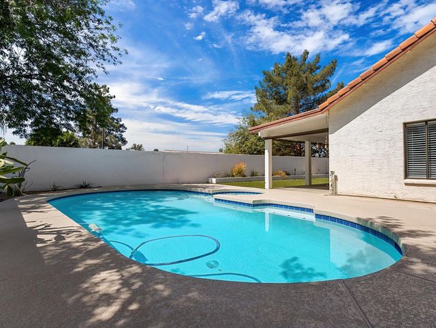 1110 N Gull Haven Court, Gilbert, AZ 85234