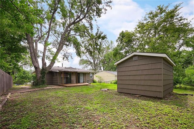 704 S Cedar Street, Belton, MO 64012