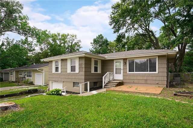 704 S Cedar Street, Belton, MO 64012