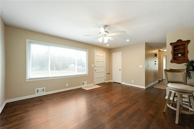 704 S Cedar Street, Belton, MO 64012