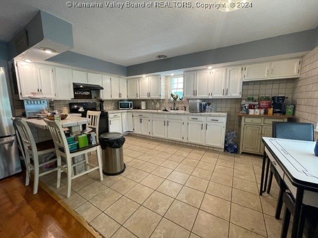 545 Twistabout Road, Procious, WV 25164