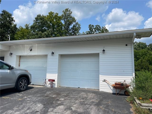 545 Twistabout Road, Procious, WV 25164