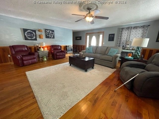 545 Twistabout Road, Procious, WV 25164