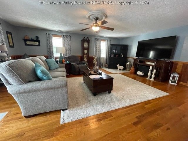 545 Twistabout Road, Procious, WV 25164