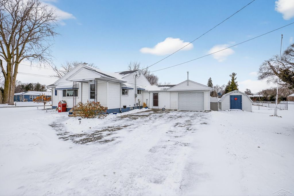 3385 Ernest Street, Carrollton Twp, MI 48604