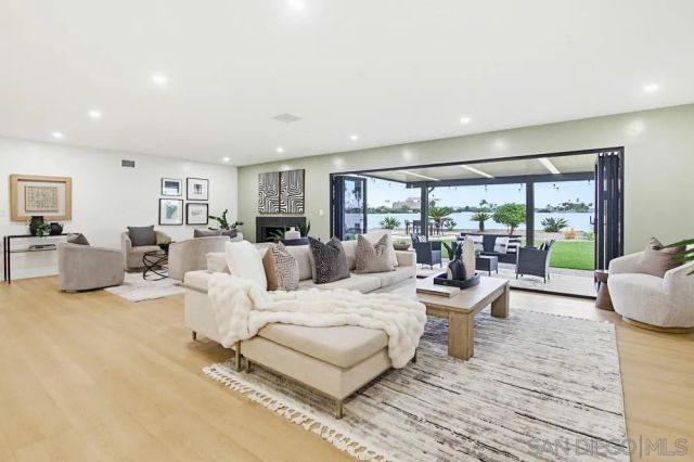 3052 Award Row, San Diego, CA 92122