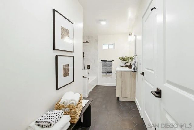 3052 Award Row, San Diego, CA 92122