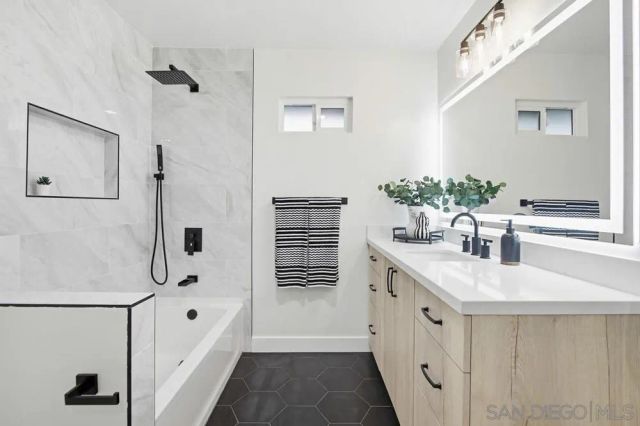 3052 Award Row, San Diego, CA 92122