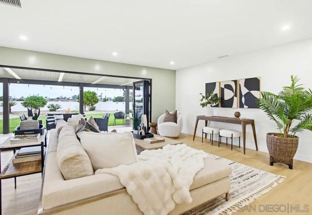 3052 Award Row, San Diego, CA 92122