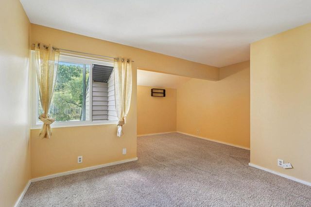 9211 N 70th STREET, Milwaukee, WI 53223